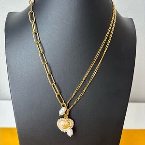 Elegant Gold and Pearl Necklace. NWOT